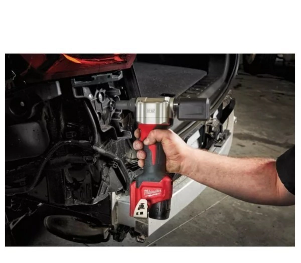 Заклепочник Milwaukee M12 BPRT-201X цена 47 140 ₽ за шт Заклепочник Milwaukee M12 BPRT-201X стоимость 47 140 ₽