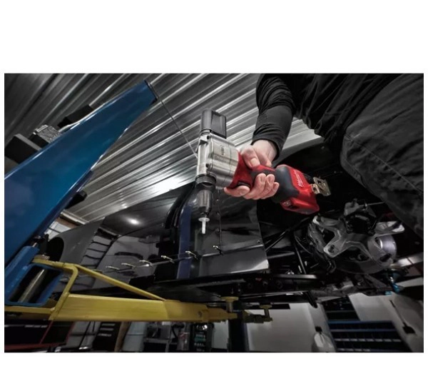Заклепочник Milwaukee M12 BPRT-201X цена 47 140 ₽ за шт Заклепочник Milwaukee M12 BPRT-201X стоимость 47 140 ₽