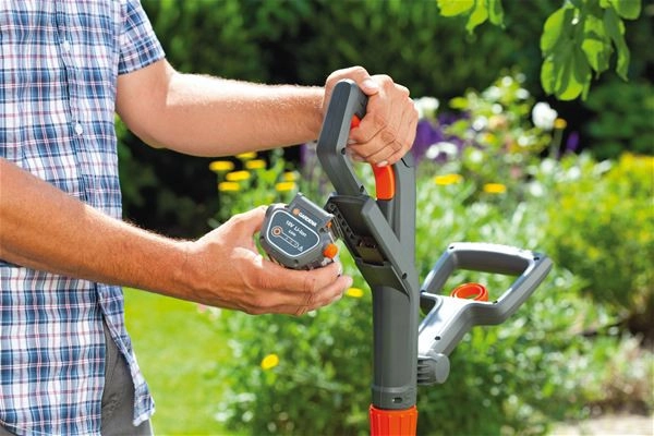 GARDENA Триммер аккумуляторный EasyCut Li-18/23R: 09823-20.000.00 по цене 17 746 ₽ GARDENA Триммер аккумуляторный EasyCut Li-18/23R: Триммеры Товар УТ000023561 0