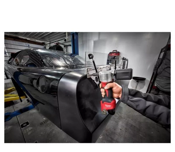 Заклепочник Milwaukee M12 BPRT-201X цена 47 140 ₽ за шт Заклепочник Milwaukee M12 BPRT-201X стоимость 47 140 ₽