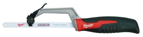 Компактная ножовка Milwaukee по металлу