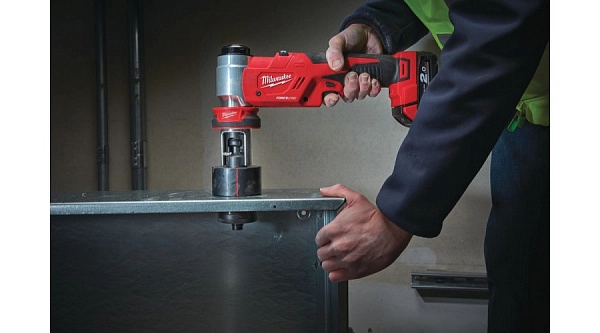 Гидравлический пробойник Milwaukee M18HKP-201C FUEL детальные картинки Детальное изображение : гидравлический пробойник milwaukee m18hkp-201c fuel