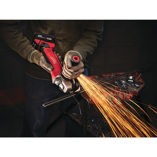 Болгарка Milwaukee HD18AG-115-0 детальные картинки Детальное изображение : болгарка milwaukee hd18ag-115-0