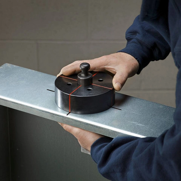 Гидравлический пробойник Milwaukee M18HKP-201C FUEL детальные картинки Детальное изображение : гидравлический пробойник milwaukee m18hkp-201c fuel