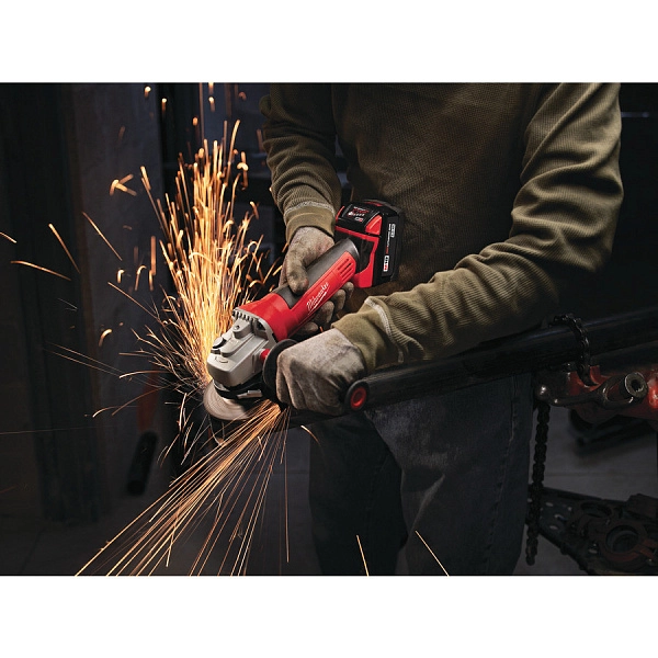 Болгарка Milwaukee HD18AG-115-0 детальные картинки Детальное изображение : болгарка milwaukee hd18ag-115-0