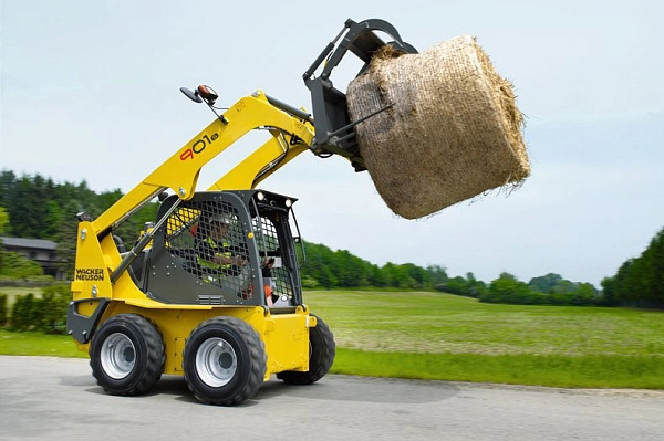 Погрузчик Wacker Neuson 901s с бортовым поворотом купить на сайте 0 ₽ Погрузчик Wacker Neuson 901s с бортовым поворотом 0 ₽
