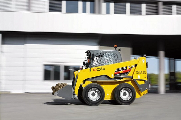 Погрузчик Wacker Neuson 901s с бортовым поворотом купить на сайте 0 ₽ Погрузчик Wacker Neuson 901s с бортовым поворотом 0 ₽