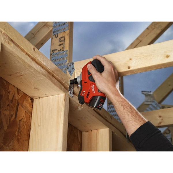 Milwaukee C12 PN -0 Аккумуляторный Молоток детальные картинки Детальное изображение : milwaukee c12 pn -0 аккумуляторный молоток