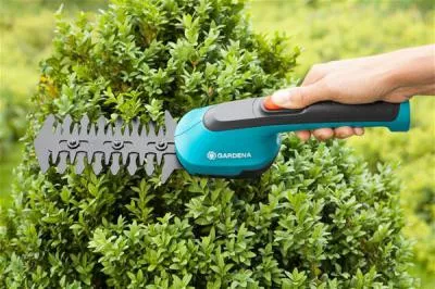 Gardena Ножницы для кустарников аккумуляторные AccuCut (дисплей): 09851-30.000.00 по цене 6 538 ₽ Gardena Ножницы для кустарников аккумуляторные AccuCut (дисплей): Кусторезы Товар УТ000023565 0