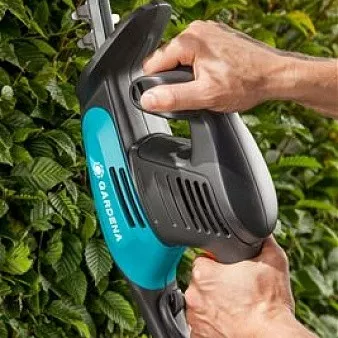Gardena Ножницы электрические для живой изгороди EasyCut 450/50: 09831-20.000.00 по цене 8 197 ₽ Gardena Ножницы электрические для живой изгороди EasyCut 450/50: Кусторезы Товар УТ000023571 0
