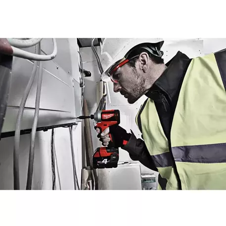 Детальное изображение : винтоверт milwaukee m18 cblid-402c