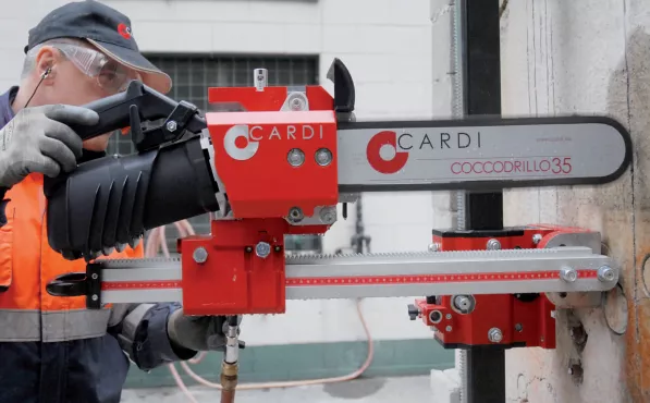 Электрическая алмазная цепная пила CARDI DV CD35-1500 бурение, сверление отверстий алмазными коронками Электрическая алмазная цепная пила CARDI DV CD35-1500 для сухой резки и мокрой