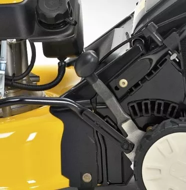 Газонокосилка бензиномоторная самоходная &quot;Cub Cadet&quot; XM2 ER53E; цена 