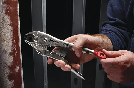 Цена по акции на milwaukee 10torque lock зажим закругленные губки в магазине Инструмент-24