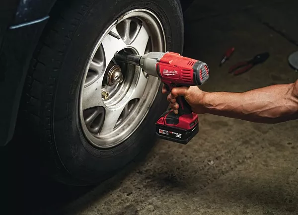 Milwaukee HD18HIW-402С Гайковерт изображение, описание, картинка Подробнее фото описание - milwaukee hd18hiw-402с гайковерт