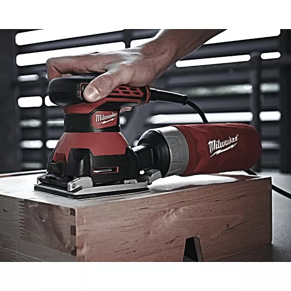 Детальное изображение : milwaukee sps140 шлифовальная машина