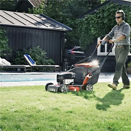 Husqvarna LC 247SP Газонокосилка бензиновая; цена 
