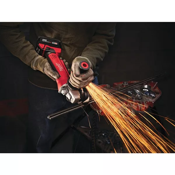 Болгарка Milwaukee HD18AG-115-0 детальные картинки Детальное изображение : болгарка milwaukee hd18ag-115-0