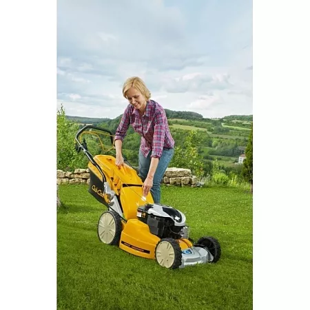 Газонокосилка бензиномоторная самоходная &quot;Cub Cadet&quot; CC 46 SPB V IS; цена 43&nbsp;796 &#8381;