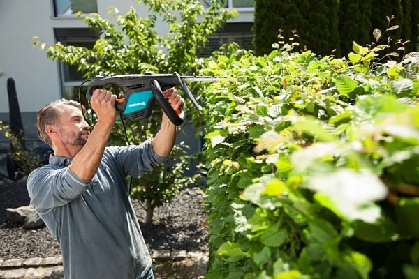 Ножницы для живой изгороди электрические ComfortCut 550/50: 09833-20.000.00 по цене 12 979 ₽ Ножницы для живой изгороди электрические ComfortCut 550/50: Кусторезы Товар УТ000034701 0