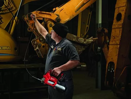 Акции и распродажа шприц для смазки milwaukee m12 gg-0