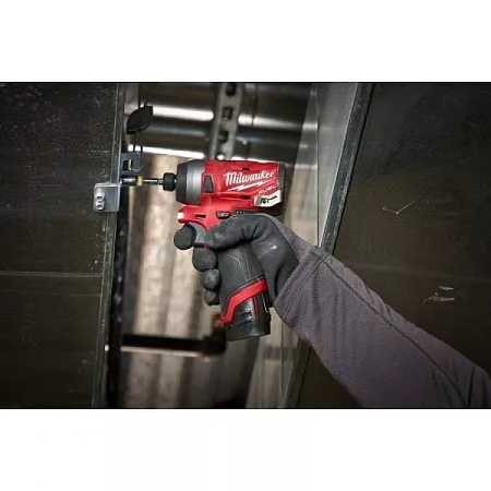 Акции и распродажа винтоверт milwaukee fuel m12fid-202x 1/4&quot; hex