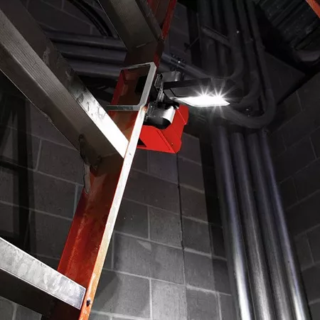 Акции и распродажа фонарь milwaukee m18 pal-0