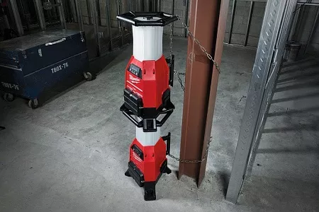 Акции и распродажа фонарь milwaukee one-key m18 onesldp-0