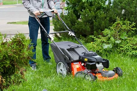 Husqvarna LC 153 Газонокосилка бензиновая; цена 