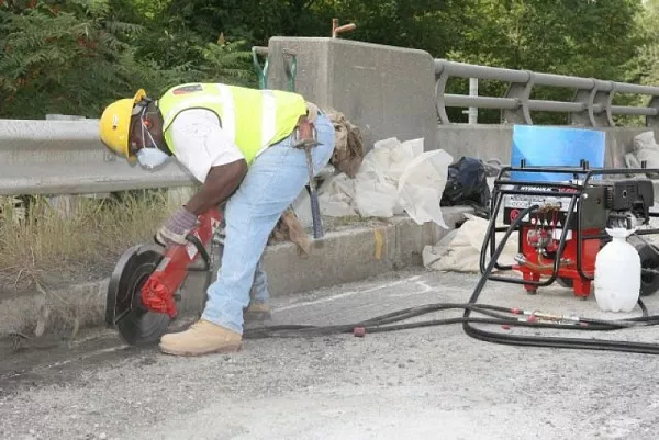 Chicago Pneumatic Дисковая пила гидравлическая SAW 14 бурение, сверление отверстий алмазными коронками Chicago Pneumatic Дисковая пила гидравлическая SAW 14 для сухой резки и мокрой