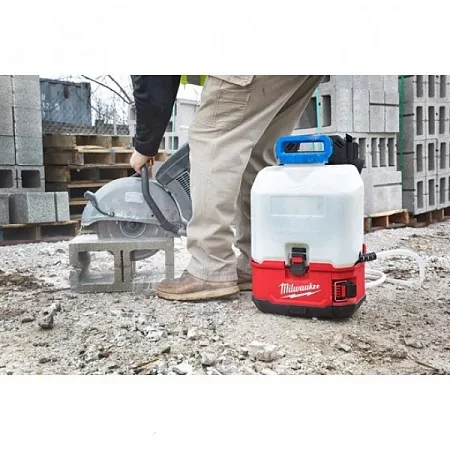 Опрыскиватель Milwaukee M18 BPFPWS-0; цена 26&nbsp;950 &#8381;
