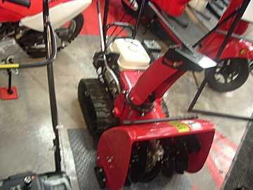 Бензиновый снегоуборщик Honda HSS 655 ET; цена 204&nbsp;132 &#8381;