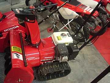 Бензиновый снегоуборщик Honda HSS 655 ET; цена 204&nbsp;132 &#8381;