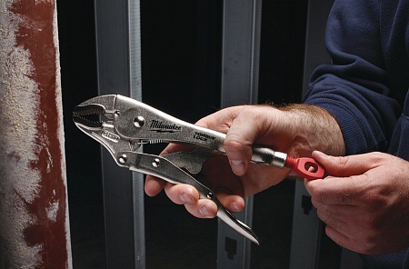 Цена по акции на milwaukee 10torque lock зажим закругленные губки в магазине Инструмент-24