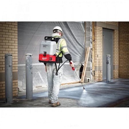 Опрыскиватель Milwaukee M18BPFP-CCST; цена 24&nbsp;617 &#8381;
