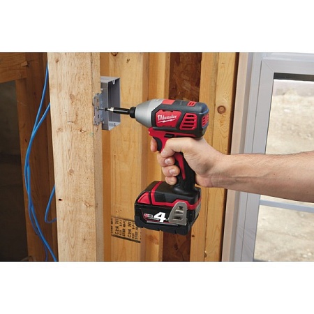Акции и распродажа винтоверт milwaukee m18 bid-0