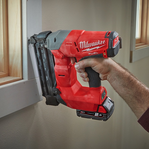 Детальное изображение : гвоздезабивной пистолет milwaukee m18 cn18gs-0