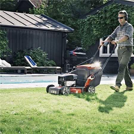 Husqvarna LC 140S Газонокосилка бензиновая; цена 