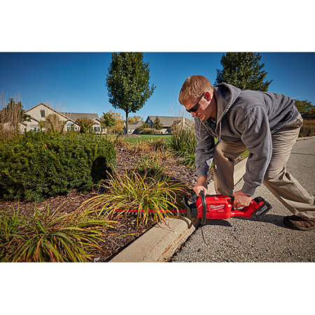 Кусторез Milwaukee M18 FUEL CHT-0; цена 50&nbsp;590 &#8381;
