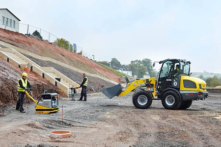 Акции и скидки в магазине погрузчик wacker neuson wl 52 шарнирно-сочлененный