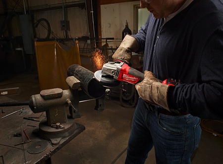 Акции и распродажа milwaukee m18 cag125xpd-502с fuel ушм