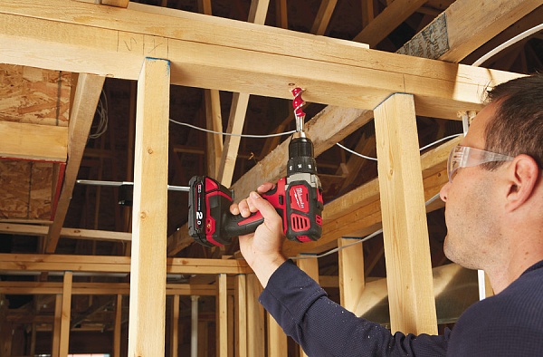 Детальное изображение : дрель шуруповерт milwaukee m18bdd-202c