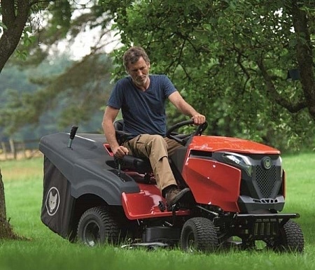 Газонокосилка бензиномоторная самоходная с сиденьем Wolf Garten ALPHA 95.180 H; цена 