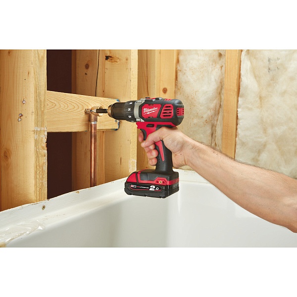Детальное изображение : дрель шуруповерт milwaukee m18bdd-202c