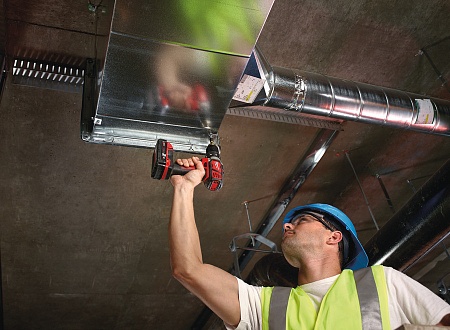 Акции и распродажа дрель шуруповерт milwaukee m18 bdd-402 c