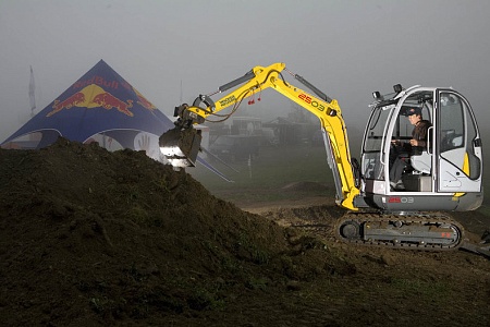 Акции и скидки в магазине гусеничный экскаватор wacker neuson 2503