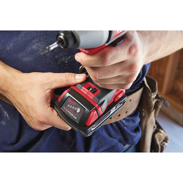 Детальное изображение : milwaukee m18 bid-402 c винтоверт