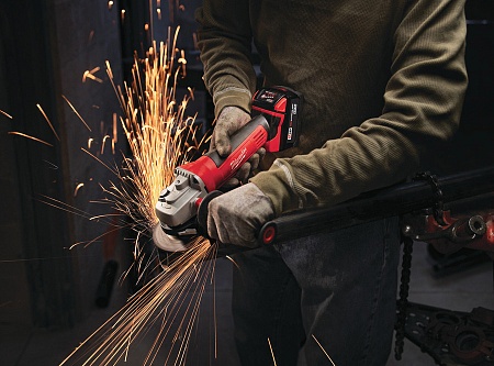 Акции и распродажа milwaukee hd18ag-115-402с ушм
