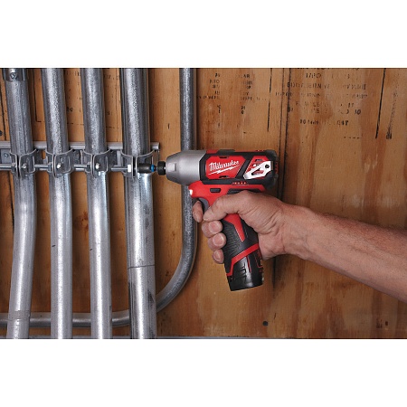 Акции и распродажа milwaukee m12 bid-0 винтоверт импульсный