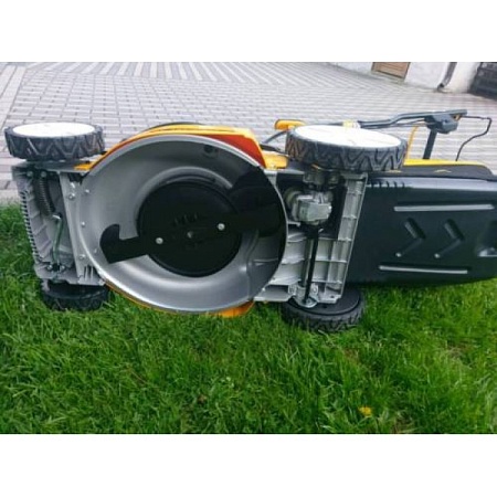 Газонокосилка бензиномоторная самоходная &quot;Cub Cadet&quot; CC 46 SPC V; цена 